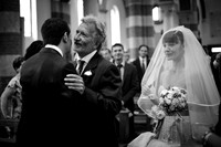 saluto tra lo sposo e il padre della sposa