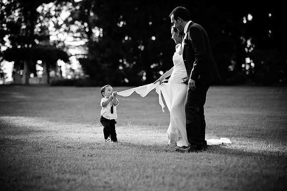 coppia di sposi con bambino